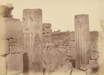 Karnak, colonnes de lotus de Thoutmôsis III